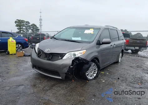 2016 Toyota Sienna Xle 8 Passenger z USA, uszkodzony, nr VIN 5TDYK3DC4GS737325